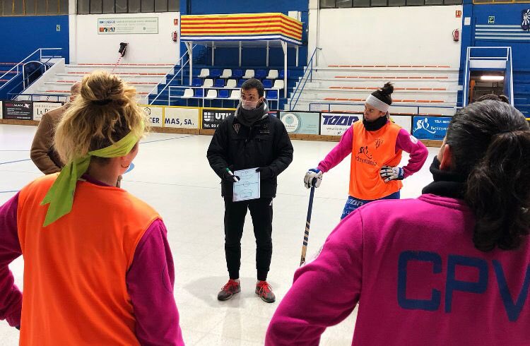 ⚪️🔵Preparades per acabar la primera fase de grup, que tancarem aquest dissabte com a segones

🏑Amb moltíssimes ganes de començar la segona fase i demostrar tot el potencial d’aquest fantàstic grup

#ForçaMàgic #OKLligaF