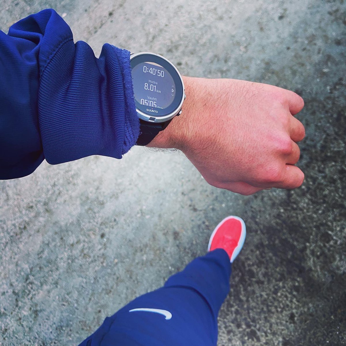 juhajaas's tweet photo. First two tests made with #hokaoneone #carbonx2 shoes with candidates  of #suunto9 #720degrees bottle and #pwrlab stats coming with the pie. I just love how they combine, they feel fast. Now the MAN needs to improve his statistics #TimeToFly https://t.co/g5WDJMwk0H