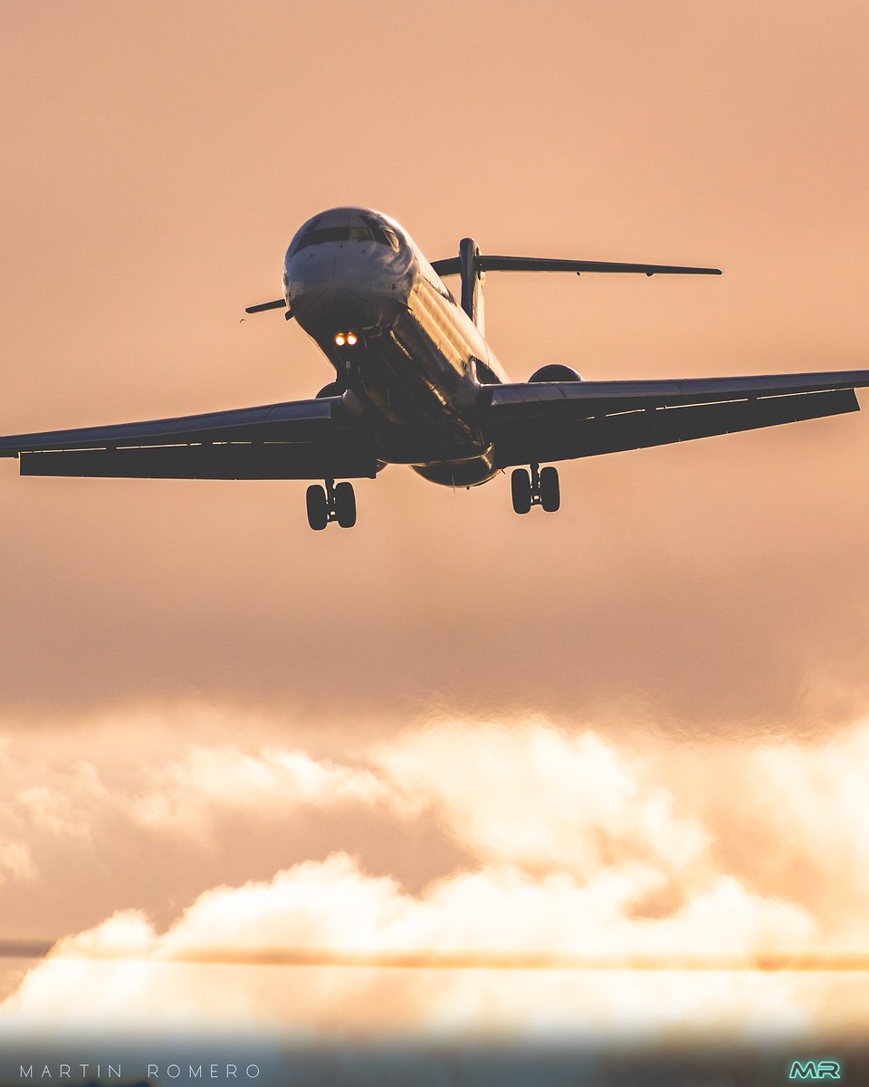 #MiercolesDeMD 🤯❤️
.
Agradecemos a @mraviationph
por la increíble foto 👏🏼❤️
.
.
.
#weloveflight #MD #BuenMiercoles #buenasemana #flight #avation #photography #MiercolesDeMD