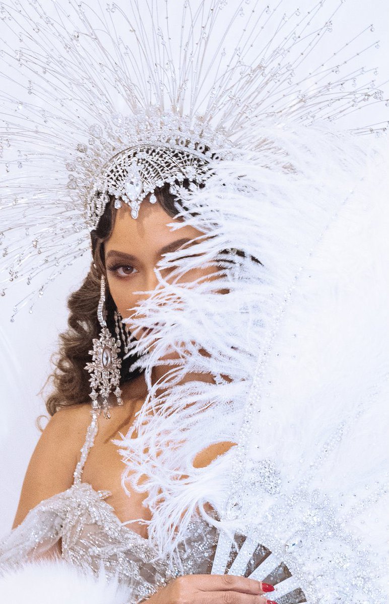 yonceir's tweet photo. The way Beyoncé ATE this up https://t.co/8Y3hWjhPJC