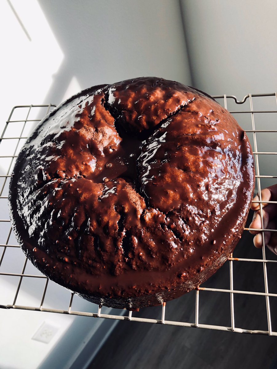 SunshineVonn's tweet photo. Chocolate Brownie Cake #chefvon https://t.co/ZaPqoLossj