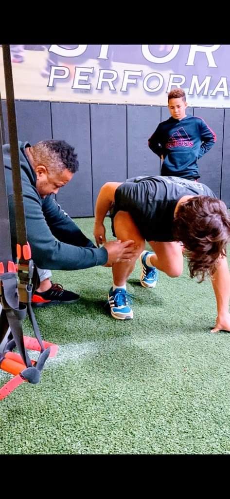 TeamCTSP's tweet photo. We are the kings of speed! If you're getting ready for @BOTMWCombine this is the place to be! #speedrich #newspeed #teamadidas #NOCap #kingofspeed #teamctsp #mindsetiseverything #getfastorbelast #combineprep #kentuckiana https://t.co/jlJ8HkTkH6