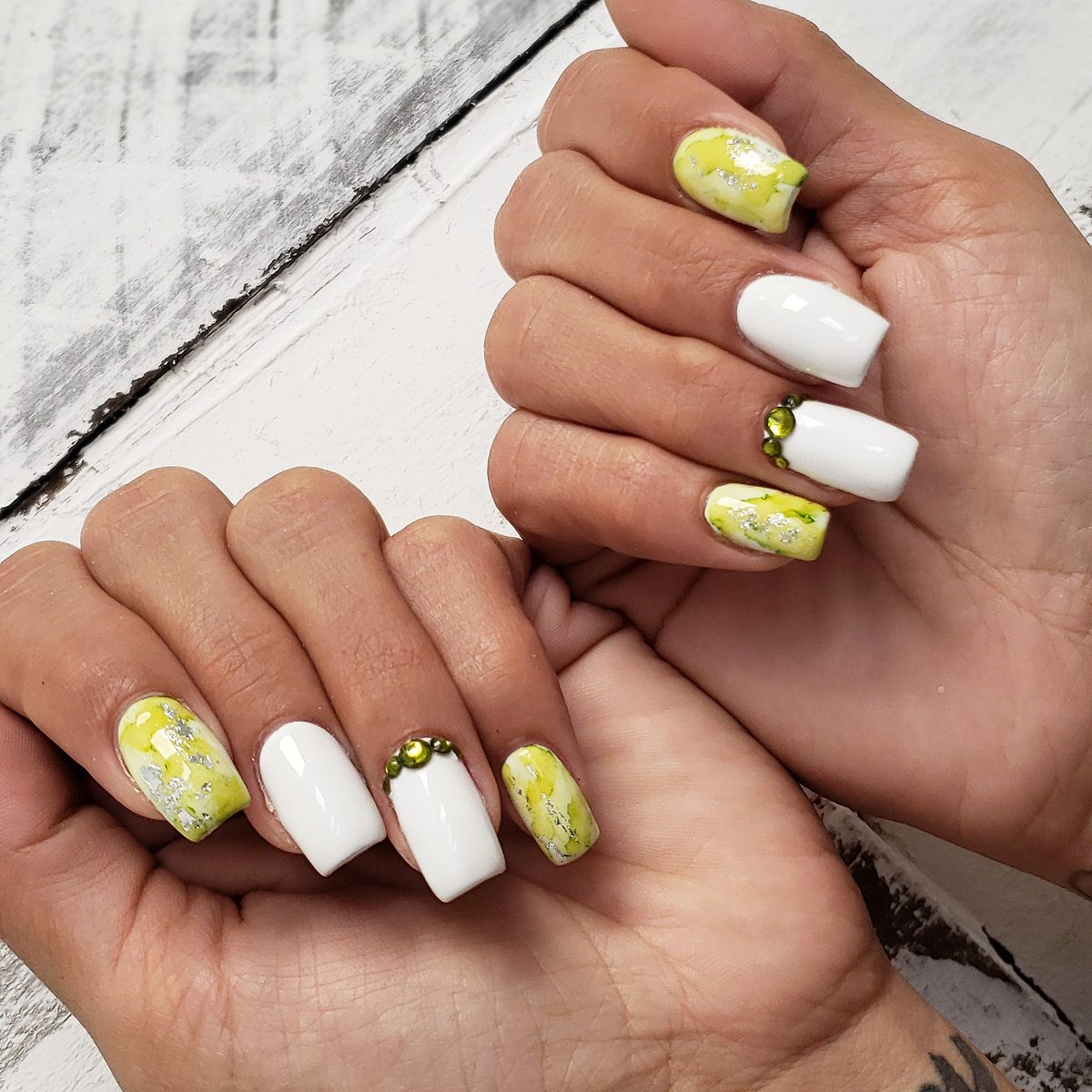 PolishedHawaii's tweet photo. I believe the best thing that any of us can be is UNIQUE. As long as I've been doing nails, it's always fun seeing what types of colors and designs clients go for. You can get a glimpse of their personality, in my opinion. 😉 💅⁠
⁠
⁠
⁠
#acrylicnailsdesign #acrylicnaildesigns https://t.co/AfOkBdCx3v