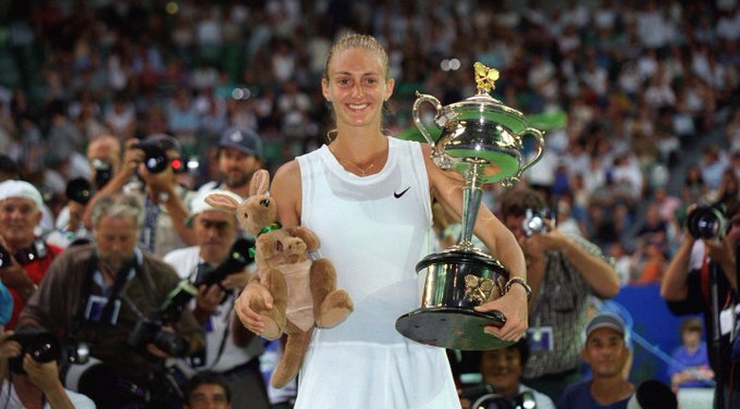 MARY PIERCE - Página 5 EsNQPfvXYAY5k_9?format=jpg&name=small