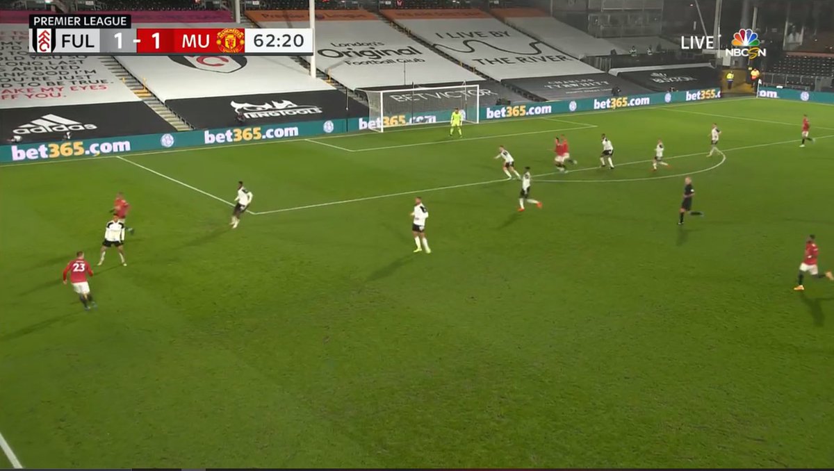 Luke shaw making another positive run in a great spell for United attackingly. He's always up the pitch in attack and back to help defend.