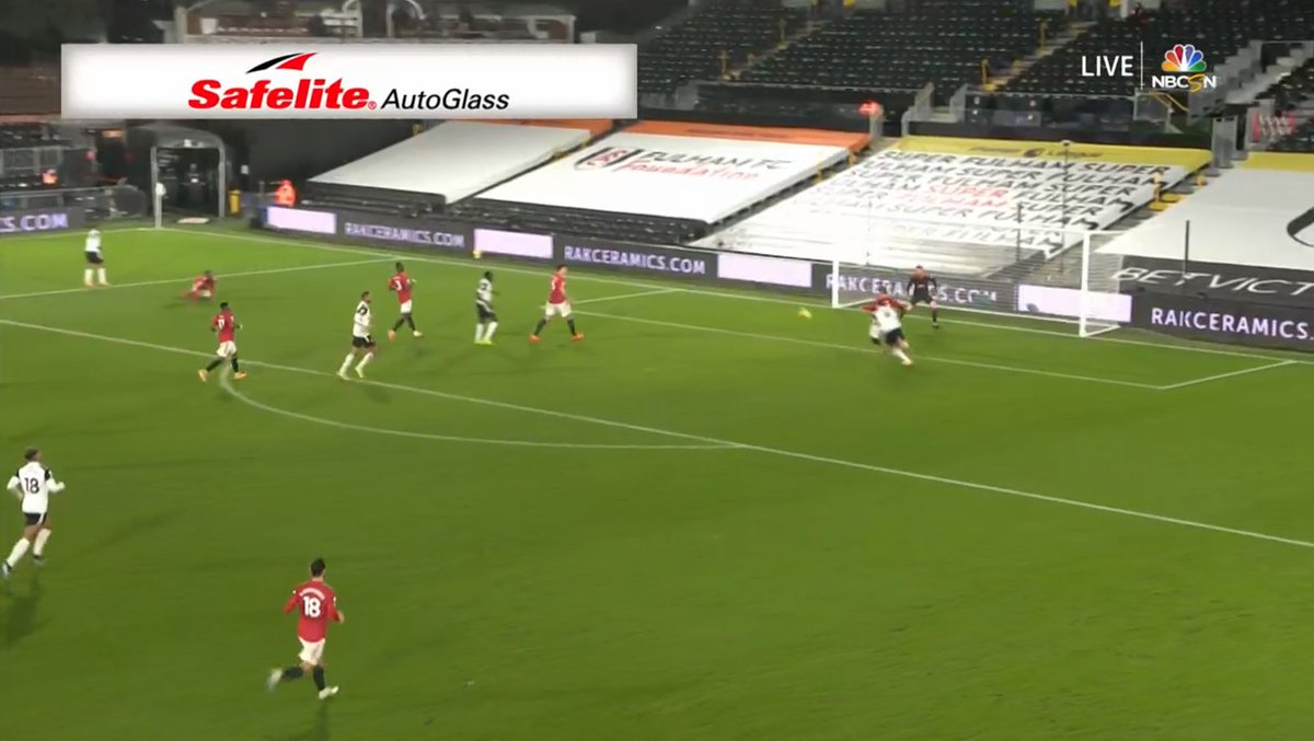 Here Shaw tracks a run and sprints back like mad to track this run properly. He watches the run, and in the end is able to save Man United by making a magnificent slide tackle. His awareness of where the ball and the player here was phenomenal.