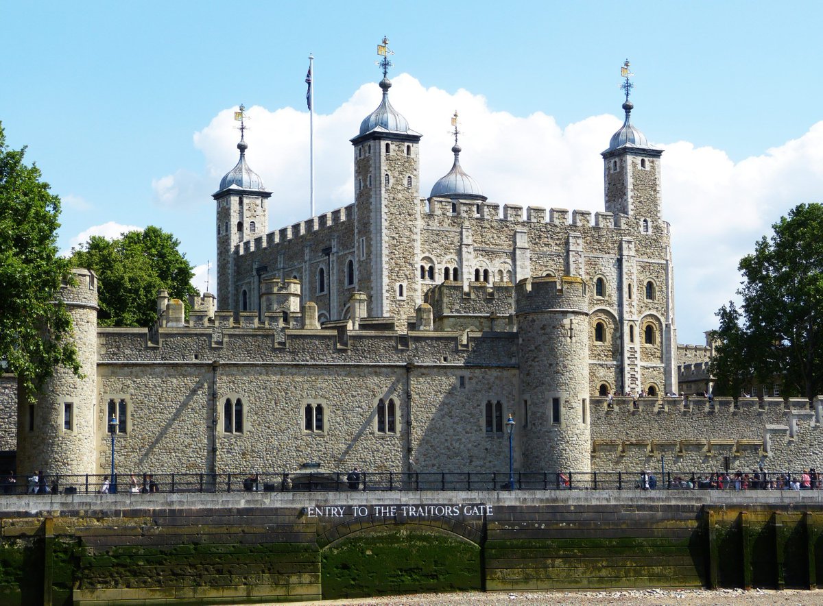 top10traveler's tweet photo. There are a few places that are recently stuck in my mind and don't leave (#NeedToTravel). One of them is London. Been twice, but the third time is a charm.
At least I have my memories with me:
https://t.co/j1OzHRiRZt
#London https://t.co/tkqYQ0wHTr