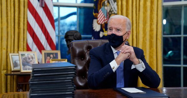 BahmanKalbasi's tweet photo. President #Biden ends #Trump’s travel ban. Iranians &amp; their families in the Iranian American community paid the highest price for that policy. Couples separated, students couldn’t finish their studies, grandparents deprived of being there for the birth of grandkids &amp; much more. https://t.co/S2r0mYMkaI