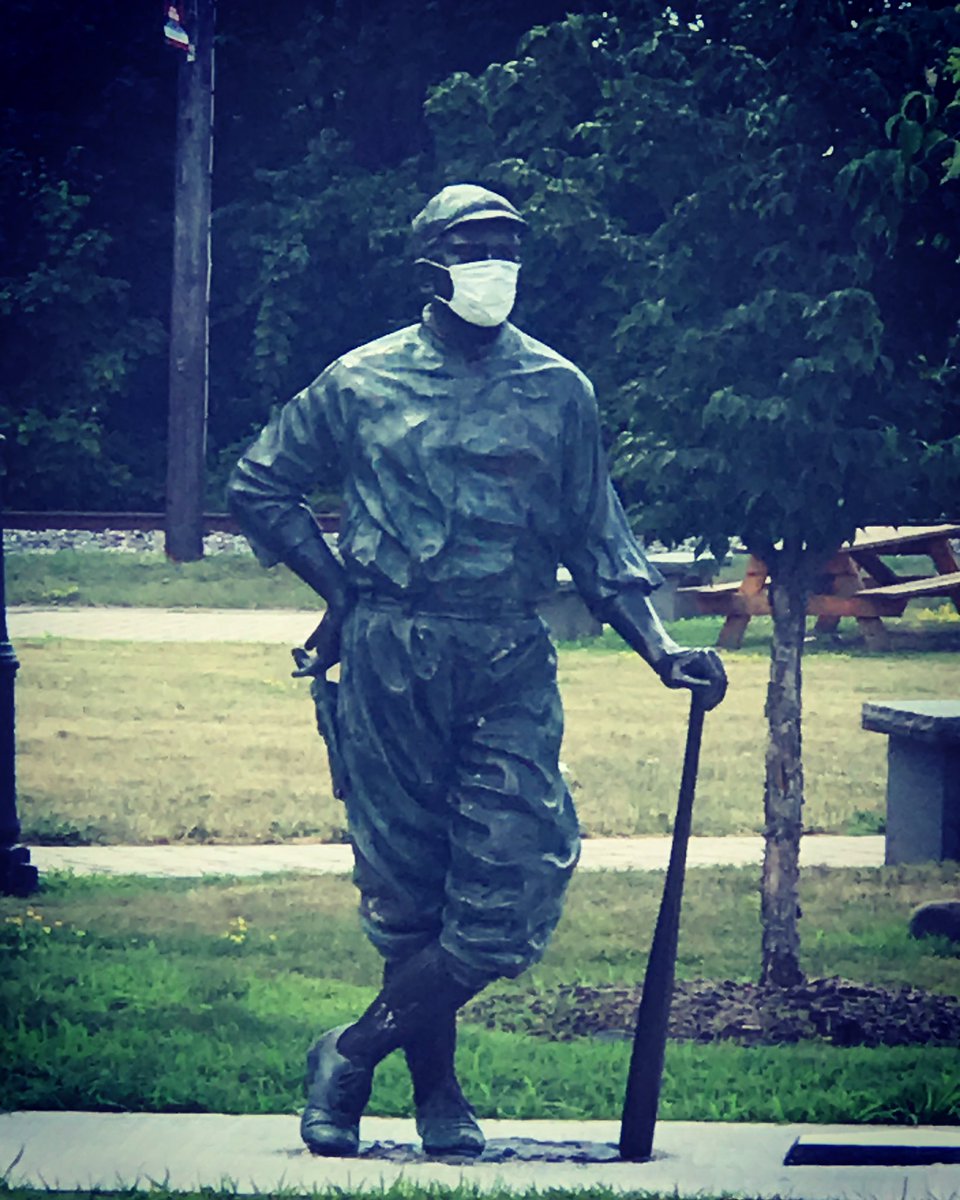 JamesMicali's tweet photo. Everyone can wear a mask and keep their social distance. https://t.co/YLNpGgs7xZ