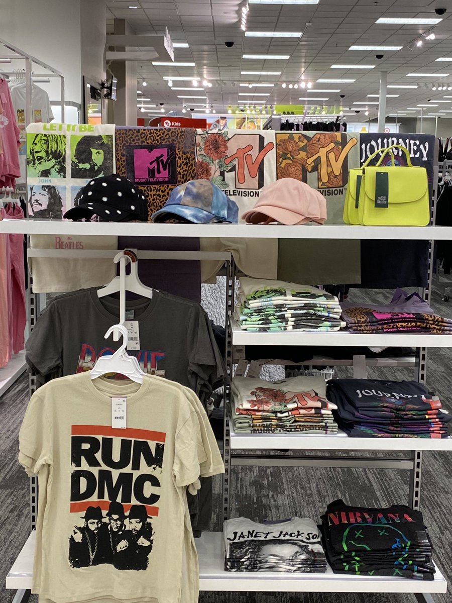 monaworksattarget tweet media