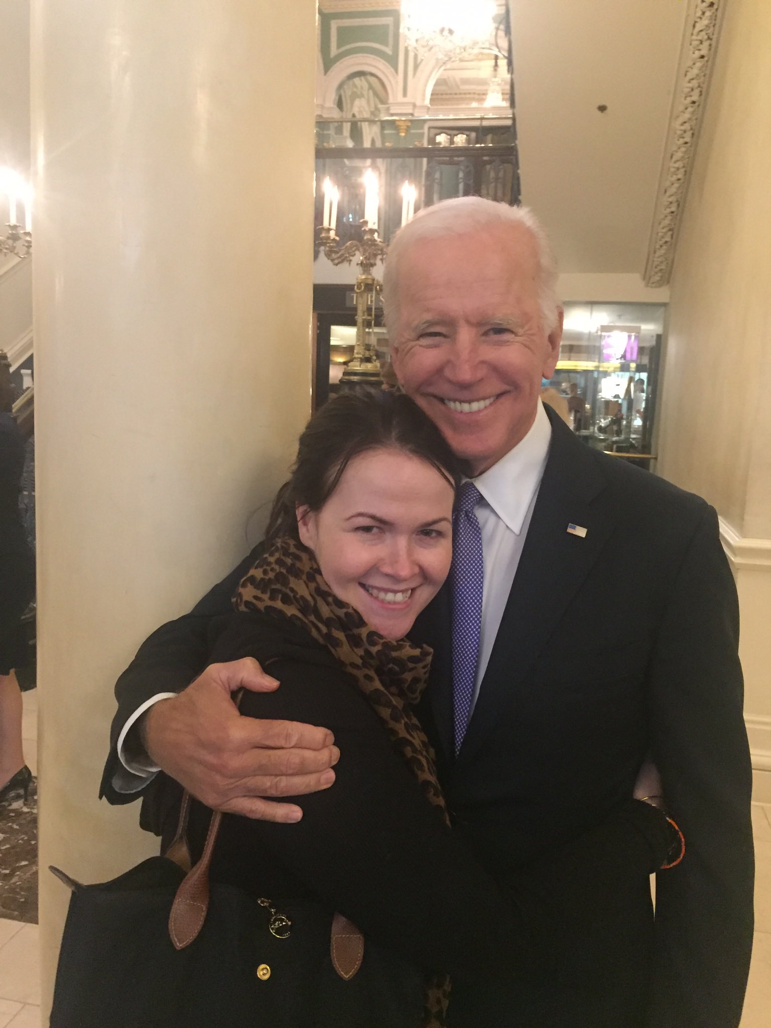 Laurita Blewitt в Twitter: „My favourite day of 20/21. 🥰 beyond proud of this wonderful human @JoeBiden https://t.co/D4rZAeb3JO“ / Twitter