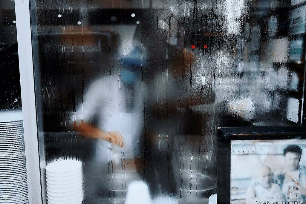 Window Workers
.
.
.
.
.
#35mm #darkroomapp #detroit #motorcity #minimalzine #artofvisuals #photooftheday #spicollective #streetphotography #streetlife #streetstyle #everybodystreet #city #gramslayers #grainisgood #urbanphotography #illgrammers #vsco #ra… instagr.am/p/CKSIfo2jGQo/