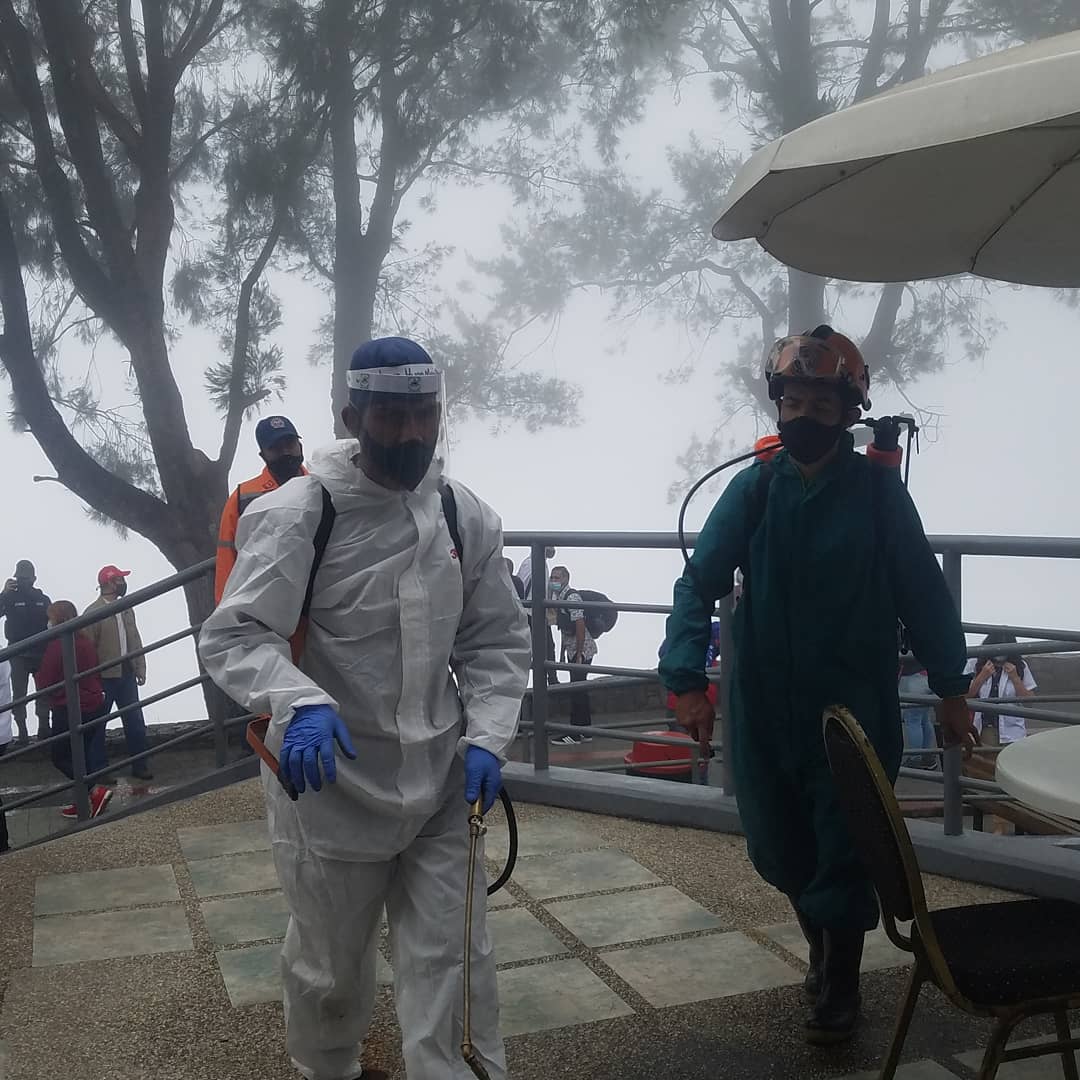 VENTELCA's tweet photo. El día de hoy, se llevó a cabo la jornada número 41 de limpieza y desinfección de la @MVzlaBella en las áreas del @STWarairarepan0 para garantizar el sano esparcimiento sus visitantes durante la semana de flexibilización. https://t.co/WFwjeOqlz9