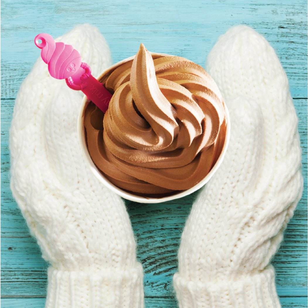 When it’s cold and dark outside, the only dessert to brighten up your day and leave you with a smile is a froyo from Menchie’s. #Menchies #FrozenYogurt #Froyo #Dessert #SweetTreats #BetterForYou #DessertLover #DessertTime #FoodLovers #FoodHeaven #VirtualEvents #VirtualHangout