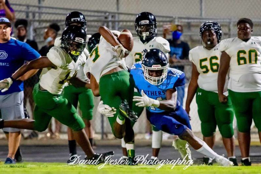 CalvinWesley18's tweet photo. After careful consideration with family and friends .... I am 1000% committed to @ManchesterUniv @dphsfootball @CoachWellsDP @CoachChuckEhret https://t.co/2wWEfqtcu8