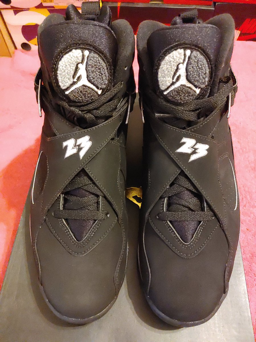 nunya0202's tweet photo. Sz 10.5... Worn once with aftermarket insoles, stock insoles are brand new. Shoes are in EXCELLENT preowned condition. DS pairs are 350++, these clean bad boys are a deal @ 250 gifted/shipped. Original receipt &amp; retro card included. Plenty more pics available https://t.co/vsb47gMmty