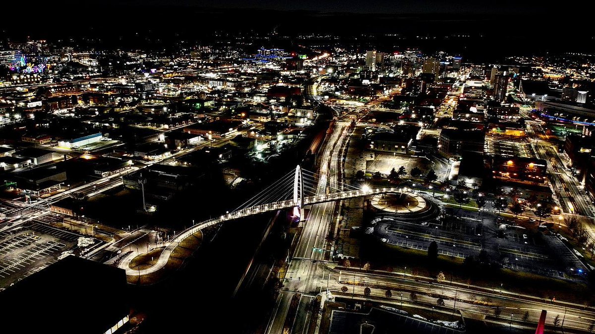 VisitSpokane's tweet photo. Tonight's view of the Gateway Bridge, University District, Sprague Business District and Spokane Valley brought to you by @the.steve.mcdonald 🌟

#visitspokane https://t.co/rkliTjxgoL