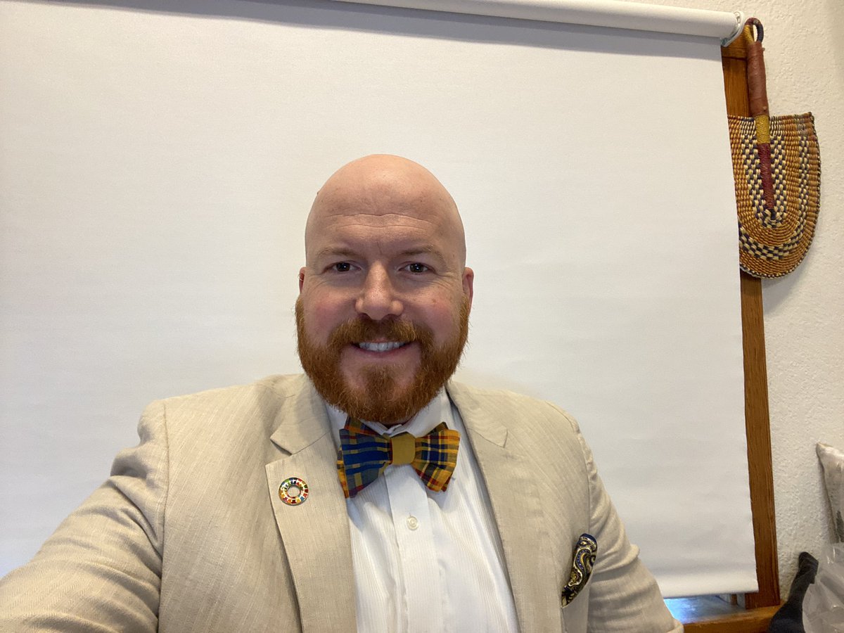 RaviMikkelsen's tweet photo. Turns out I put my tuxes in storage earlier in the pandemic, but I have this "non controversial" beige linen suit. No one has a problem with those, do they? #CE4BInauguration #CleanEnergyRunway https://t.co/yi7jAQWrD2