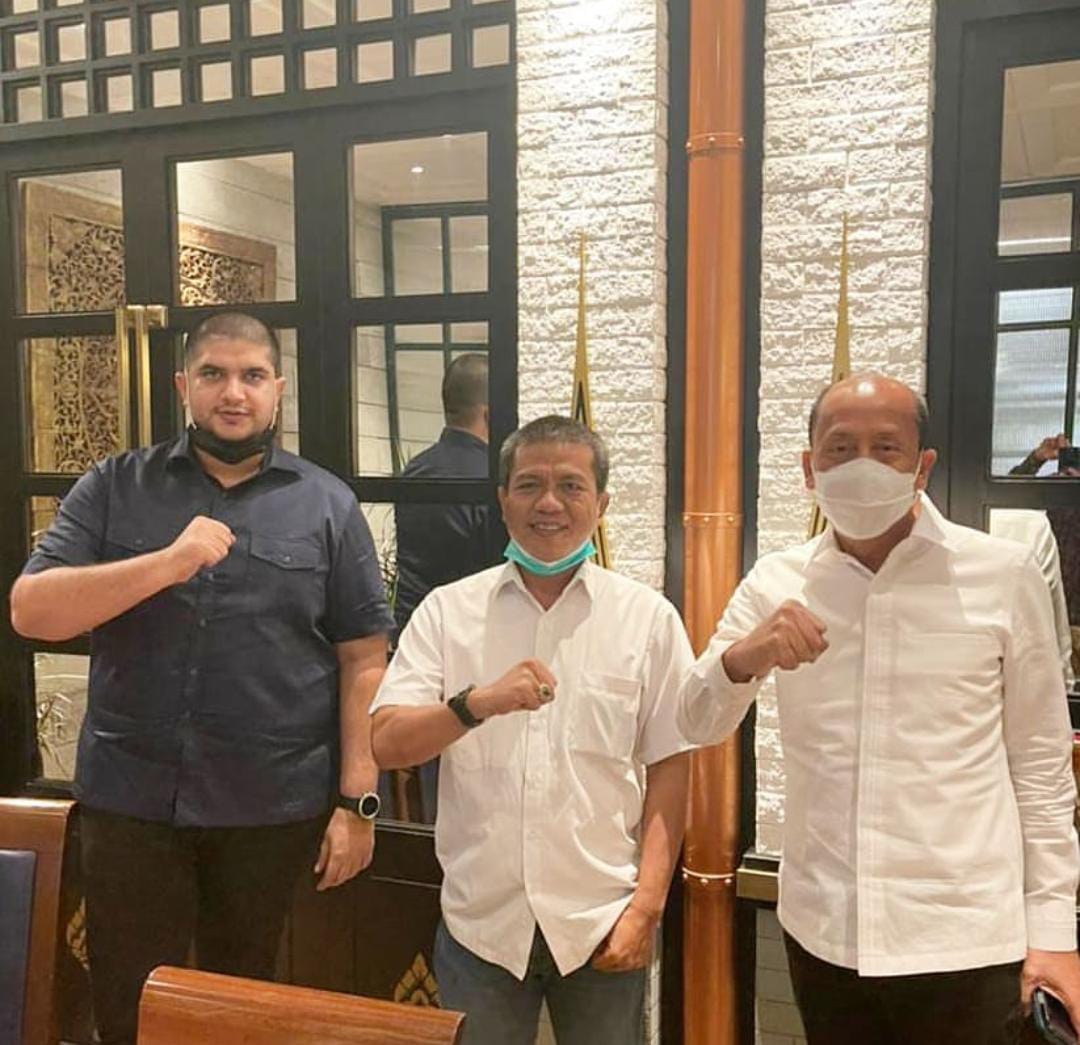 dadang_kangds's tweet photo. Silaturahmi dengan sahabatku Rajiv, SH bersama Kang Saan Mustofa https://t.co/T7gfpfMrwI