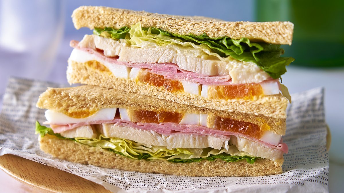 セブン イレブン ジャパン On Twitter たんぱく質が摂れる チキンサラダサンド 320円 税込345円 サラダチキン など たんぱく質を多く含む食材を使った カラダにうれしいサンドイッチ レモン果汁 入りフレンチソースでさっぱりと仕立てました 東北 関東