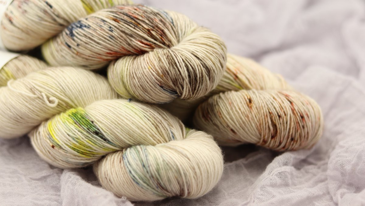 _lolodidit's tweet photo. This is a fan favorite - Dothraki! Inspired by Game of Thrones. ⁠⠀⁠⠀
#lolodidit⁠ #dothraki #gameofthrones #got #gotinspired #yarn #knit #crochet #knitting #yarnaddict #handmade #handdyedyarn #handdyed #yarnlove #indiedyer https://t.co/s5bgopFSuo