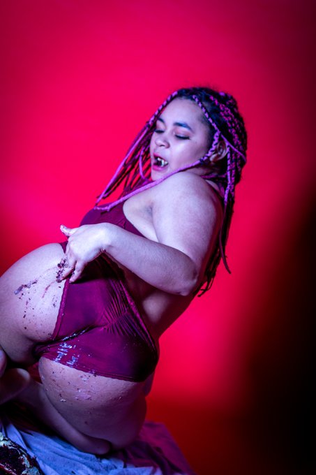 it was my birthday yesterday. and today on my onlyfans it's all booty pics🍑 https://t.co/88T2N9Zn9f