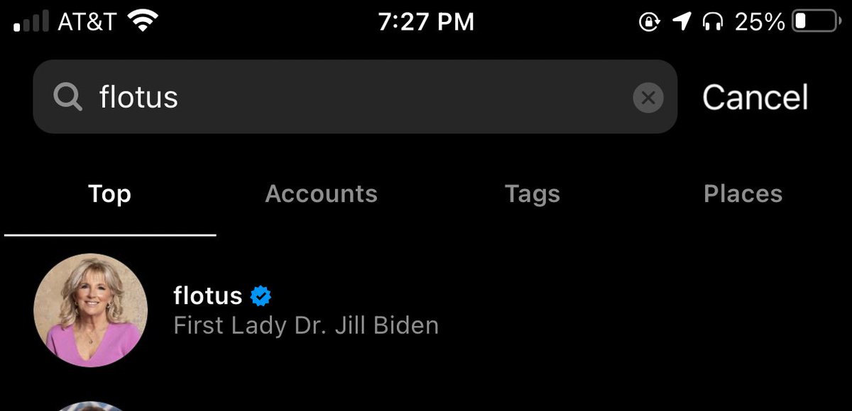 PlNKW00L's tweet image. wait flotus means "first lady of the united states"?? i thought it was like a cute nickname 😭??!?!