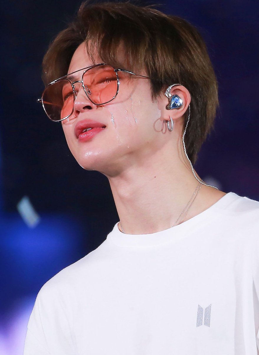 He have so much love for Army that he cant contain his emotions. A tears of joy and appreciation. Are we ready to see this tears in person when the concert will happen after the pandemic? I need to bring a kleenex.  @BTS_twt  #Jimin