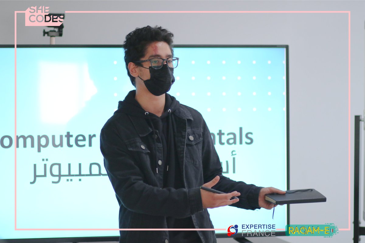 Shecodes2018's tweet photo. نحن سعداء بالمساهمة مع الاتحاد الأوروبي وخبراء فرنسا بالتعاون مع بلدية بنغازي لإطلاق برنامج Raqam E الذي يسعى إلى تدريب مجموعة من الشباب والشابات بهدف نشر ثقافة ريادة الأعمال والإشادة بأهمية التنوع الاقتصادي ، وأيضا تعليمهم البرمجة (Coding) مما سيساعدهم في اكتساب مهارات جديدة. https://t.co/d75cOVyKLc