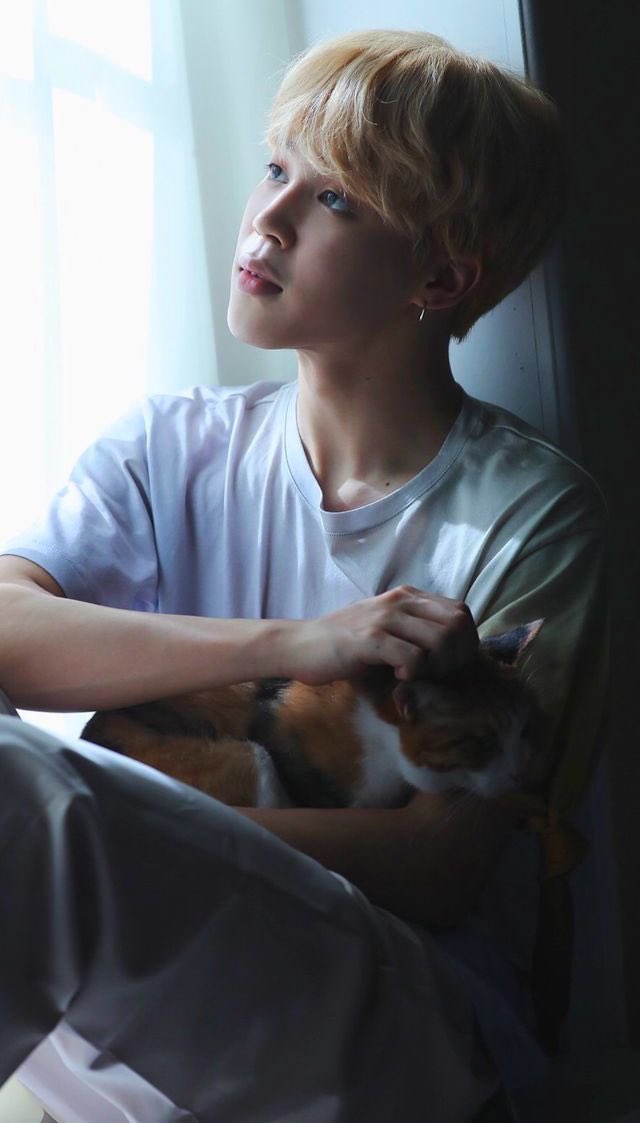  #Jimin with animals is adorable!  @BTS_twt