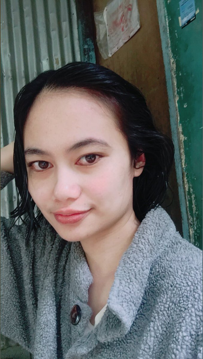 lapstora's tweet image. random selfie 😁😁