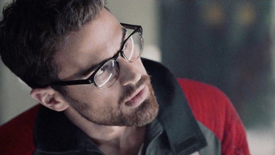 It’s Thursday on the East Coast & I’m thirsty! You know what time it is! Grab a drink, some snacks & enjoy the view! Also join in too!  #Sanditon  #SaveSanditon  #SanditonPBS