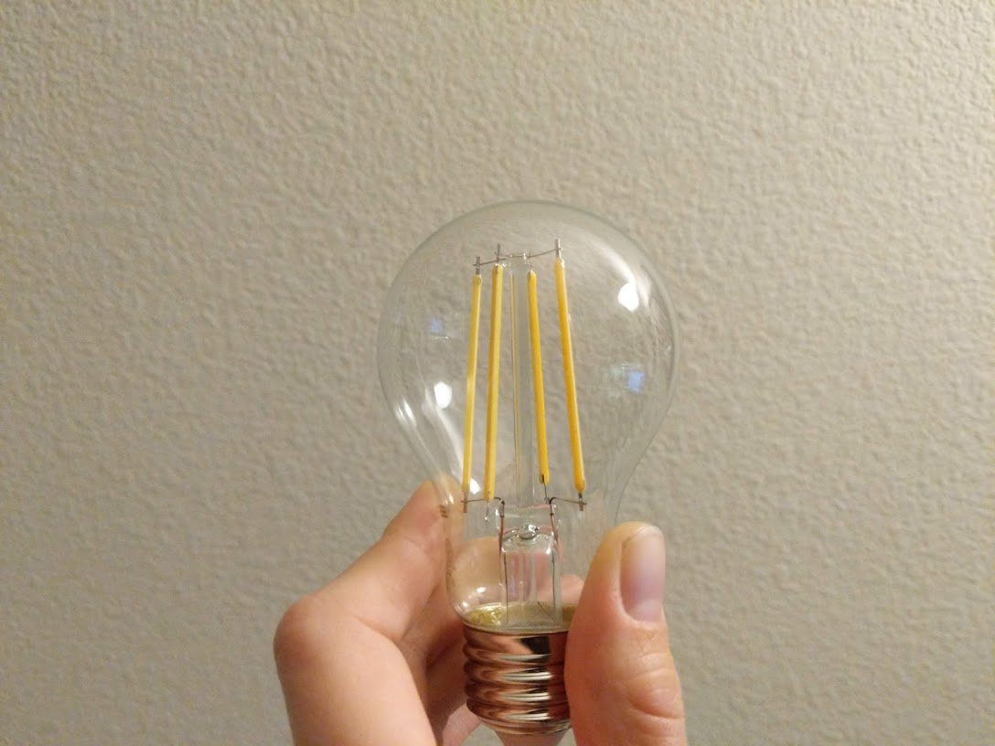 let's find out how this LED bulb works.
