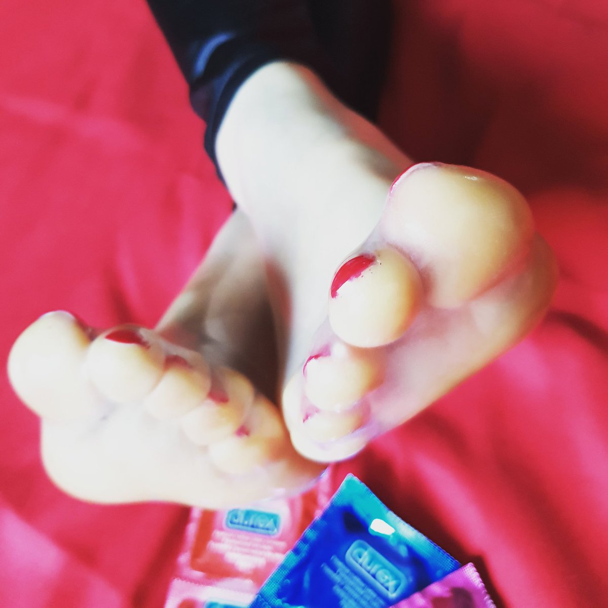 realfeetrecords's tweet photo. #condomfeetchallenge https://t.co/XvABJ9Wikn