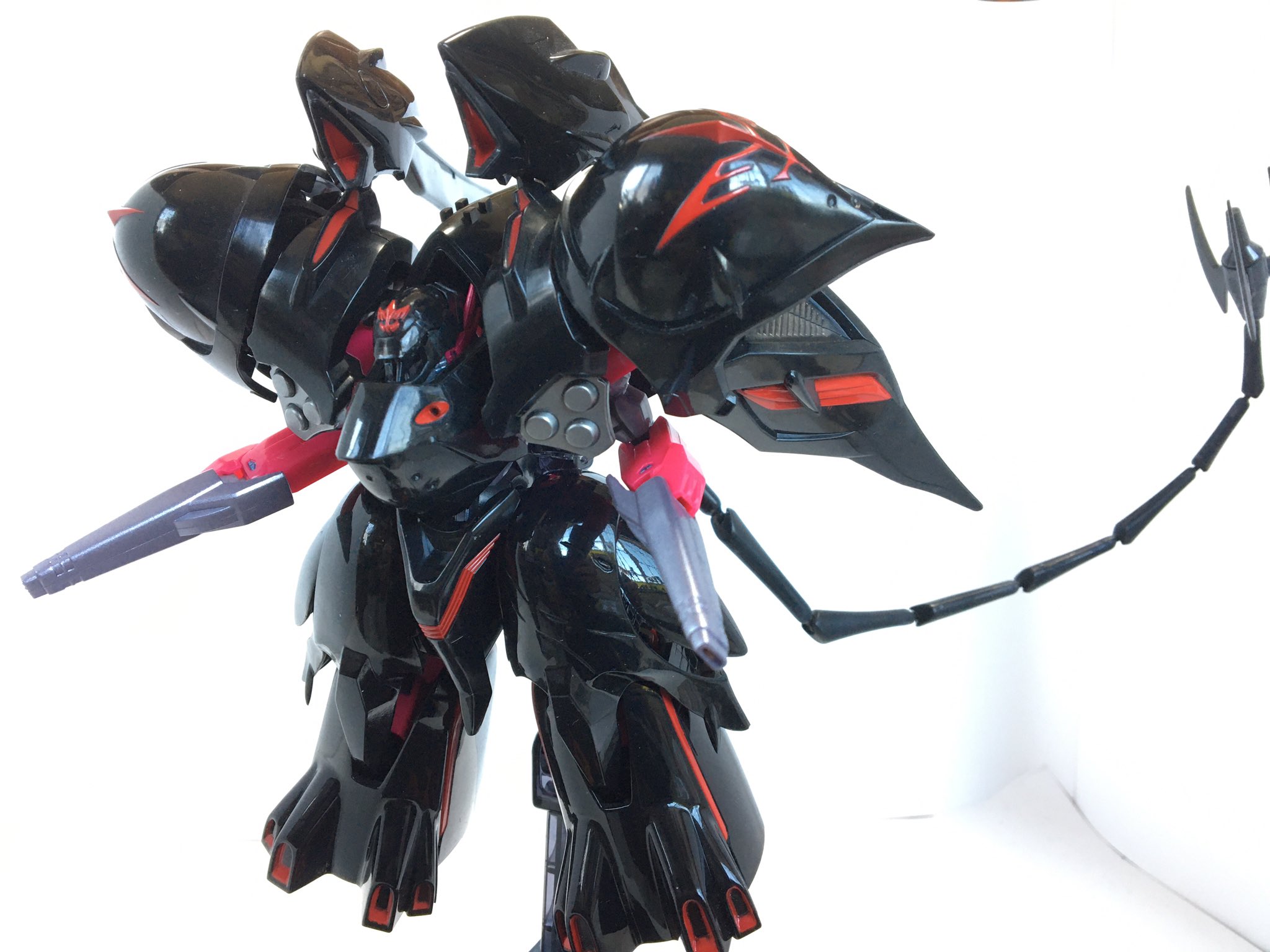 Tstu1010 黒き復讐鬼 ブラックサレナ かっこいいし 武器もハンドカノンと体当たりとシンプル 多数の機体を相手に戦うようにアーマーが付いている しかしこれの開発経緯やパイロットが乗り込む訳は 悲しく 辛いものだった ナデシコ本編見終わったので