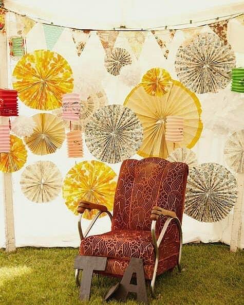 RentMyBooth's tweet photo. Very 70s vintage outdoor backdrop with pinwheel + banner! #rentmyphotobooth Nice photo via #designsponge https://t.co/sNkIR4rNqG https://t.co/N4U0syASi1