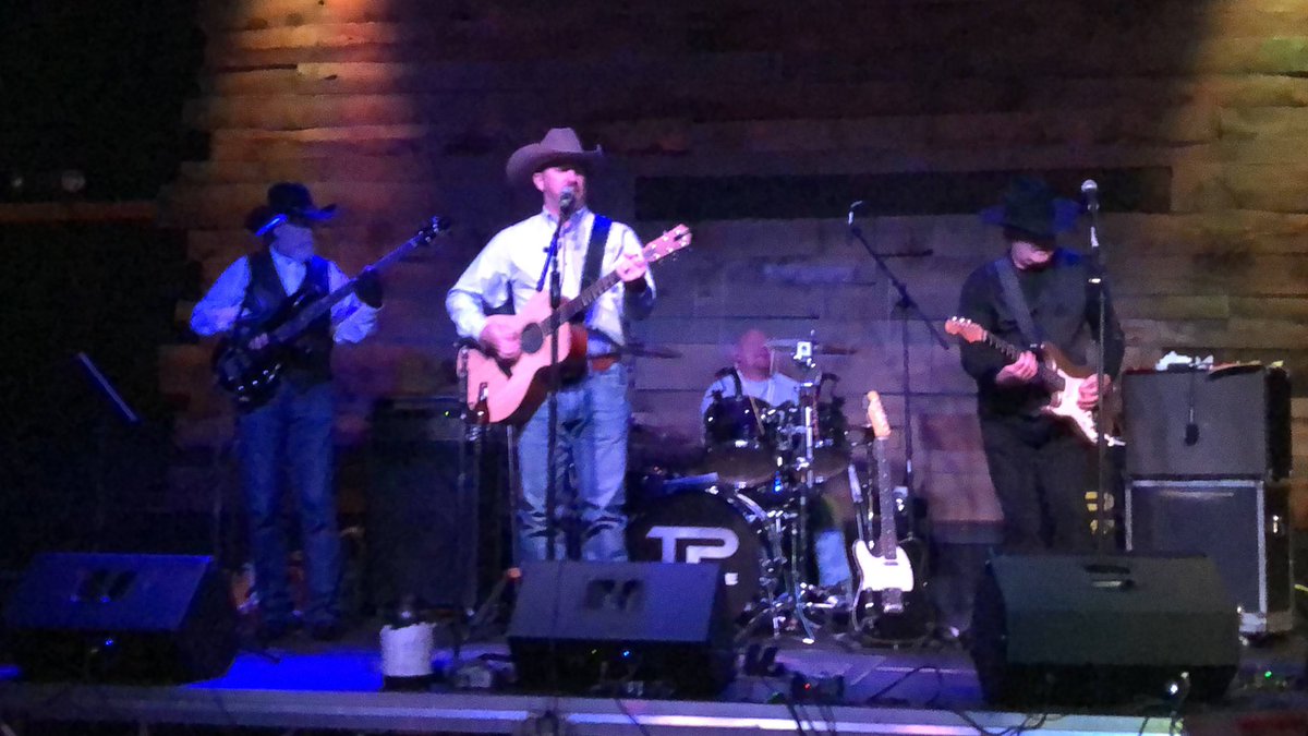 tailgate_poets's tweet photo. Tailgate Poets Band Live at Longview Ice House Jan 22,2021 8:30 pm #realcountrymusic #tailgatepoetsband https://t.co/dxV8uxjkla