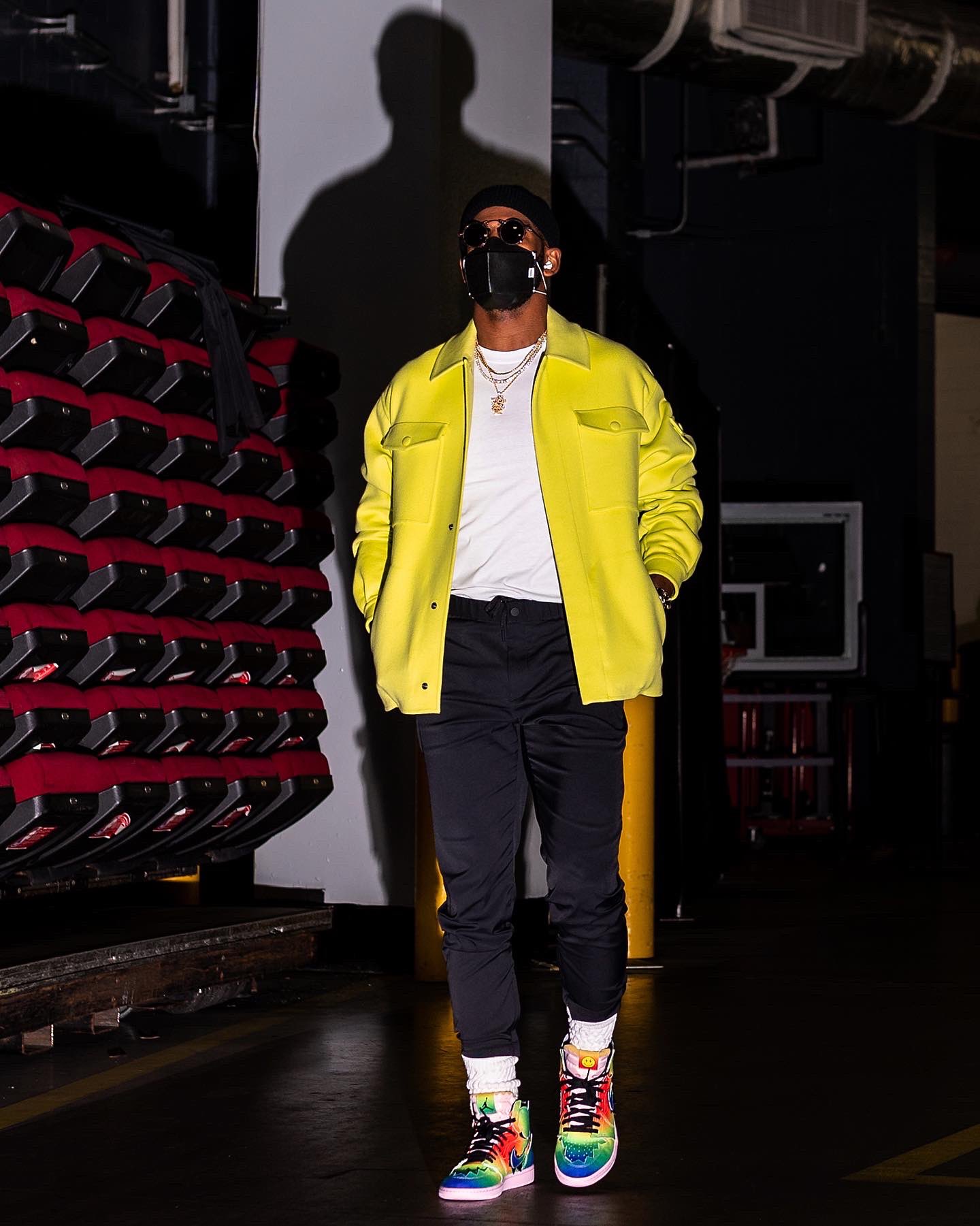 NBA Latam on X Chris Paul llego con las JBALVIN Jordan 1. LE SOBRA FLOW https t PuYqPOKTKl X
