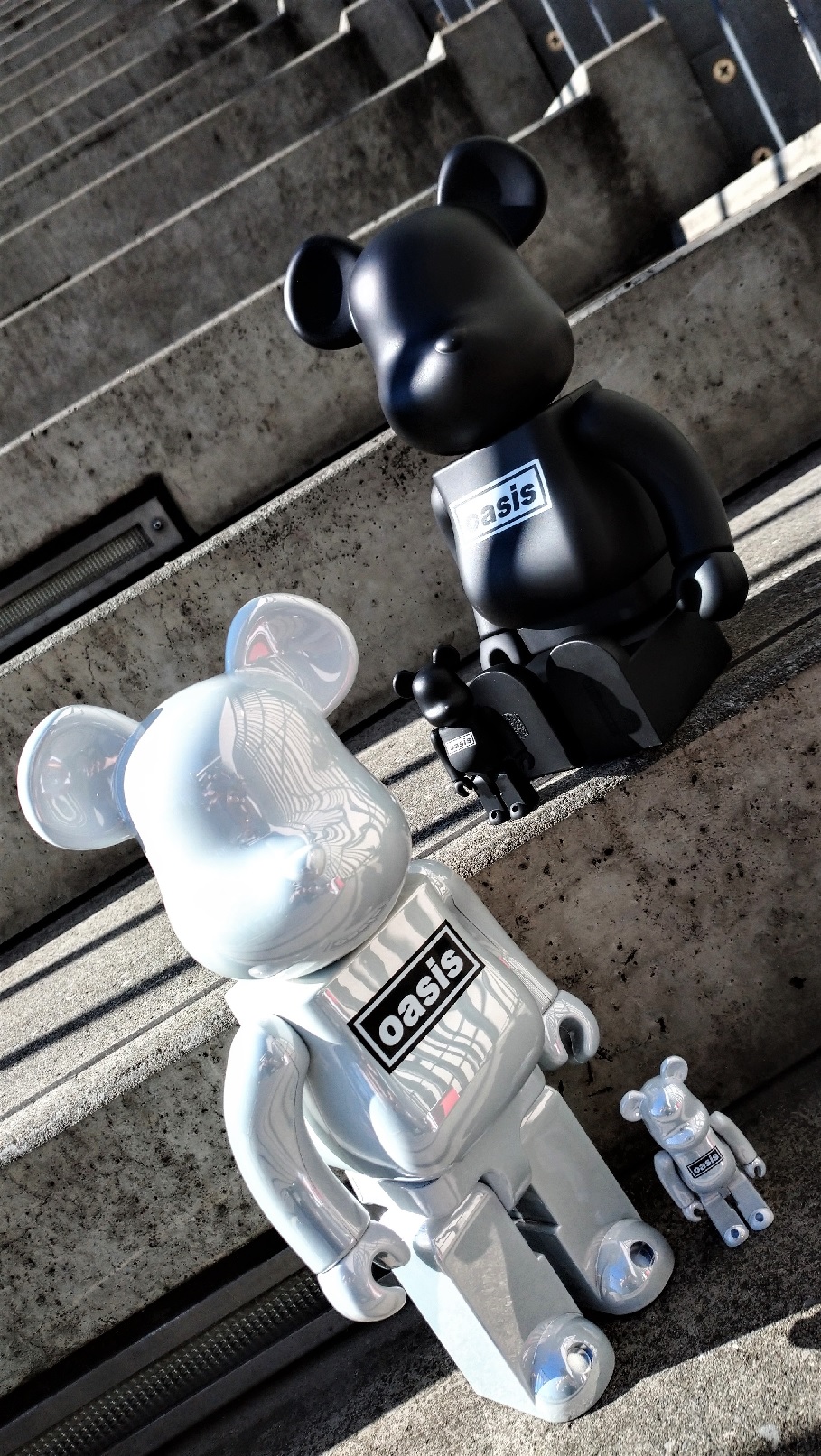 ベアブリック 1000% oasis ホワイトバージョン　美品 BE@RBRICK SERIES 49