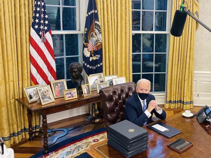 ¡Sí se puede! In bronze, behind Biden on day 1.
<a href="/Chavez_Fndn/">Chavez Foundation</a>