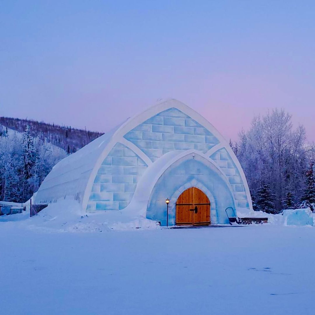 ChenaHotSprings's tweet photo. A place with art, plenty of fun and tons of ice! Are you ready to experience? 🧊❄️

Reposting @brittajeannine

#winter #freezing #snow #winterwonderland #snowday #architecture #winterfell #freezingtemps #freezingoutside #alaska #ice #alaskalife #icemuseum https://t.co/cnYxSxlItM