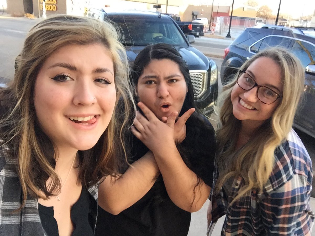 Asalea_M_M's tweet photo. Absolutely blessed to have these two as Best Friends!!! All the miles driven were so worth it! Never a dull moment and always a ton of laughter! 💜💙💚

Y’all add value into my life and I am very grateful for it! https://t.co/0Zjg6y4Hf8