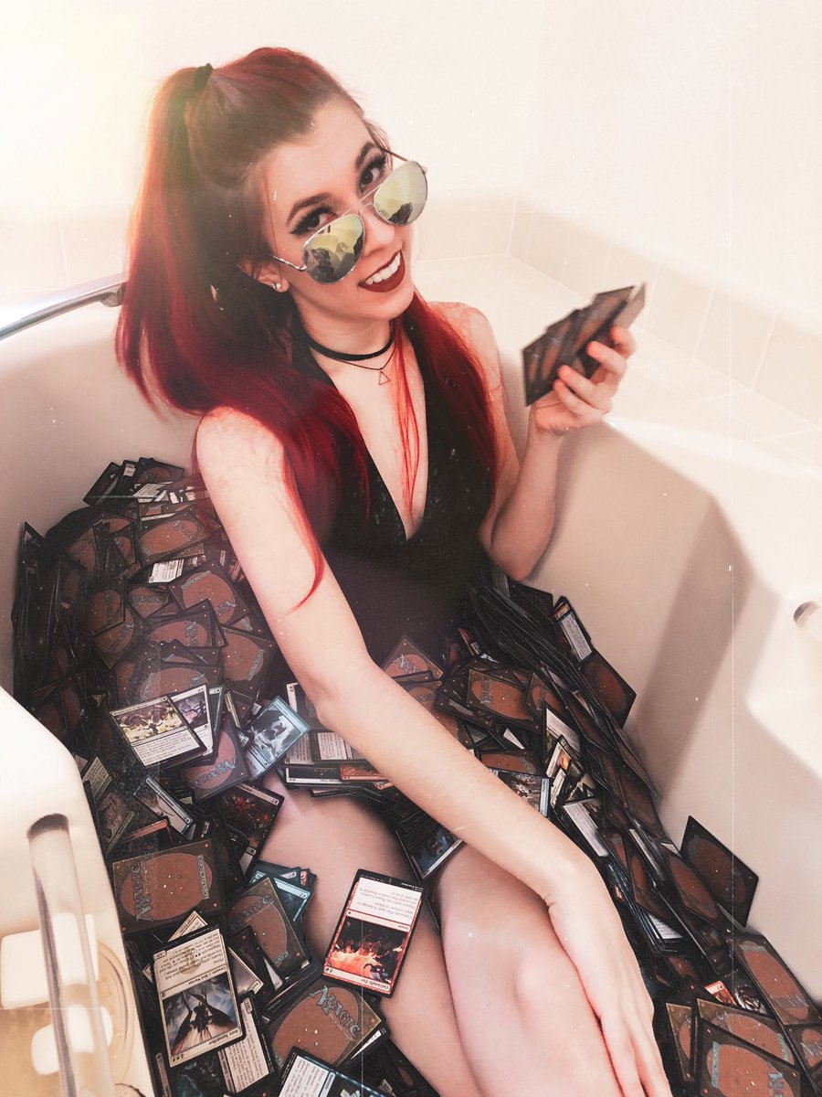 Emmaskyeward tweet media