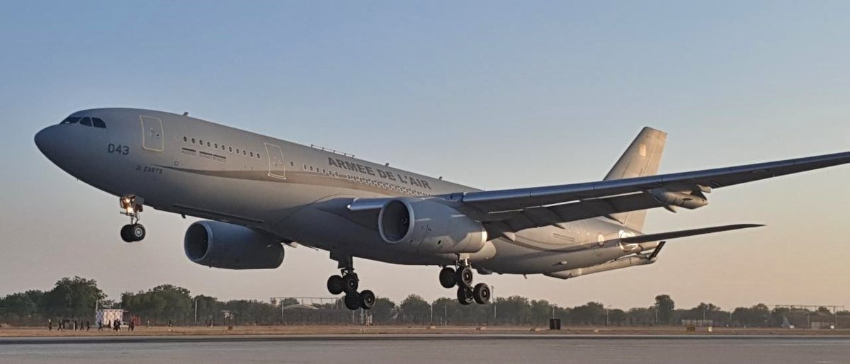 IAF_MCC's tweet photo. #IndoFrenchEx
French Air and Space Force is participating with 1*MRTT Tanker, 2*A-400M Tactical aircraft &amp; 4* Rafale fighters in #DesertKnight21.

The full complement of IAF &amp; French teams are at Jodhpur, ready to exercise jointly to enhance interoperability.

Together we can! https://t.co/Xkrm0yxN1S