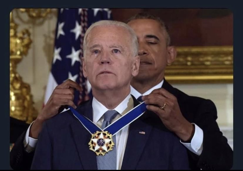 blasian4nirvana's tweet photo. Y’all, somebody captioned this saying “this Obama and his Neo” 😂😂😂 took me tf out! #greekHumor https://t.co/M5vCE5Vvn8