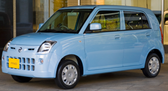 Twitter 上的 Efmania 8人乗車の軽自動車が衝突 10代男女が搬送 1人死亡 T Co Pdxzqj6baq 車種は日産ピノらしいけど こんな小さいクルマにどうやって8人も乗車したんだ T Co Nkspqmueby Twitter