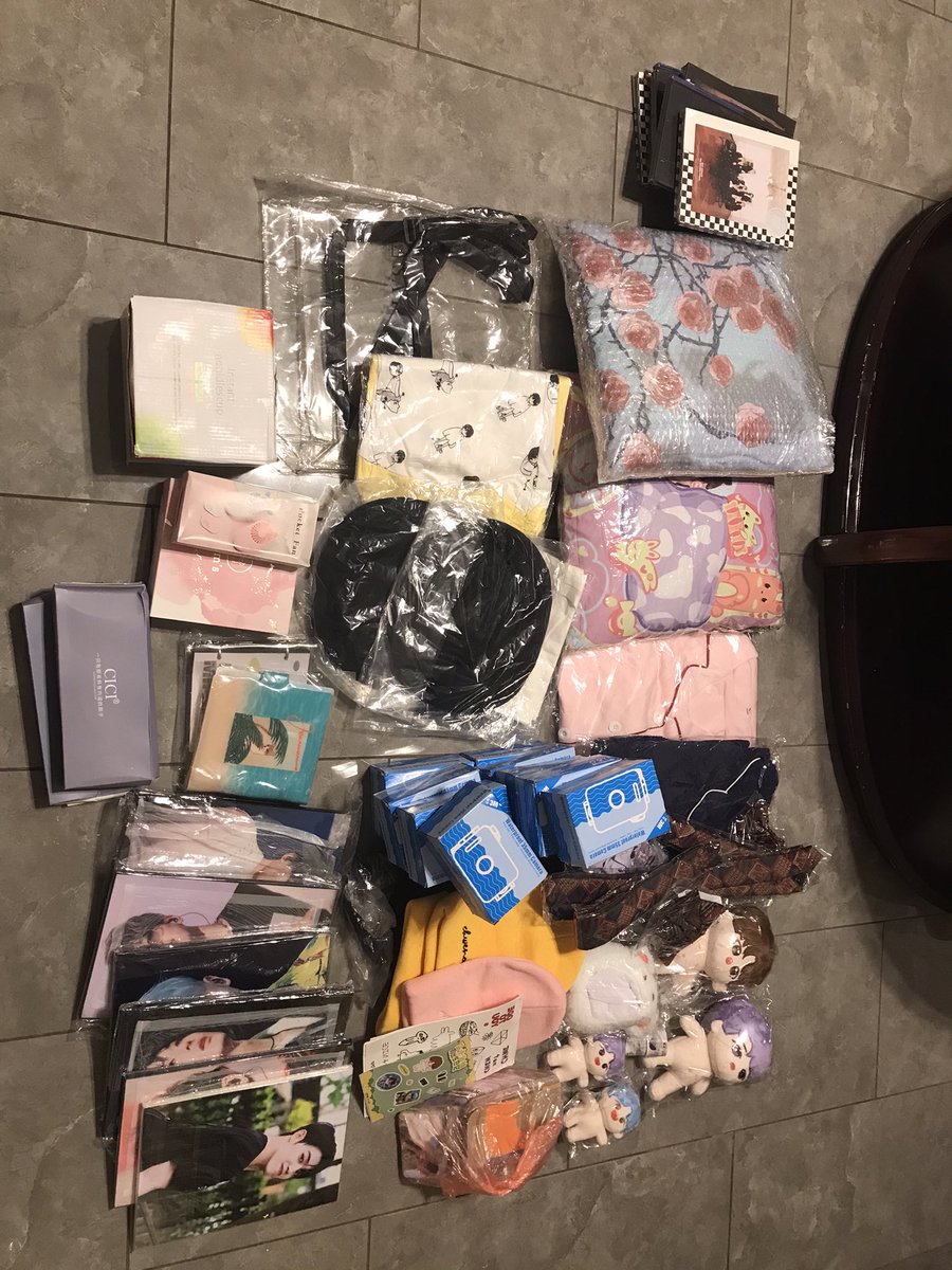 SpringBlossomGO's tweet photo. #SpringB_Arrivals
SEVENTEEN CHINESE BAR GOODS ARE HERE!! And also RENJUN BAR SET I (DVD) also arrived!
I will send out the email for dms fee asap! I also created label for quite a few orders, I just havent had time to pack them -Kelsey https://t.co/oreg7j6O3S
