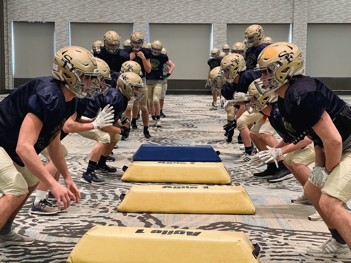 TCSFFootball's tweet photo. Thanks for the practice space @GTResort! #Gladiators #FordFieldbound #somethingtoprove https://t.co/Ca54YAZHLM