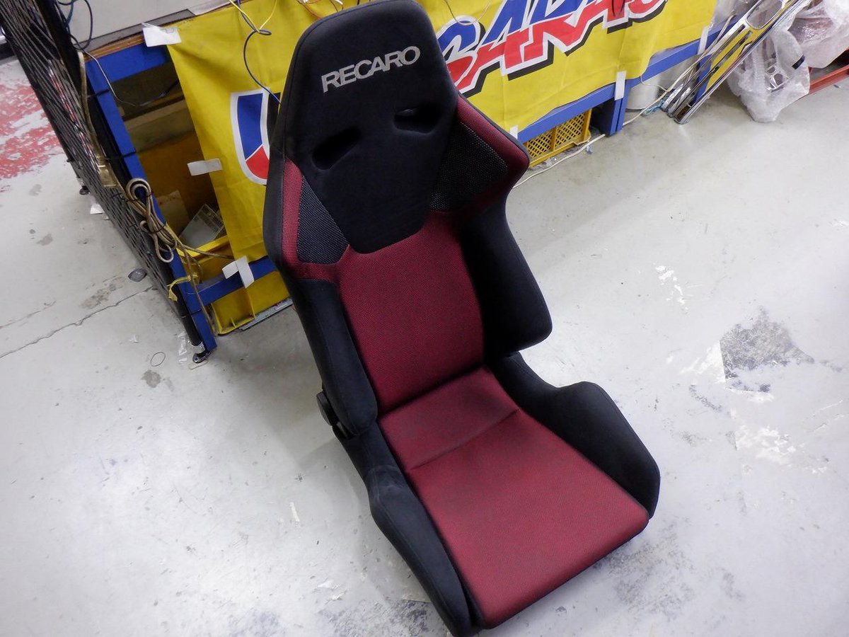 miharakitainter's tweet photo. おオススメ買取商品！！
RECARO（ﾚｶﾛ） SR-6 SK100S RD/BK
#アップガレージ　#美原北インター店　#RECARO
#SR6SK100S https://t.co/qQCGmVzg5n