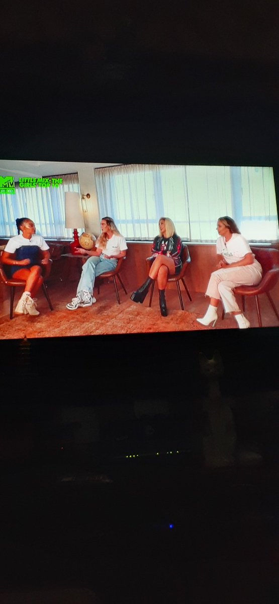 ArmixerRJ's tweet photo. MTV Live HD: Little Mix: The Girls Top 10 ❤❤ o susto que eu tomei meu Deus do céu 🥺 minhas meninas @LittleMix https://t.co/2ZArk6urlD